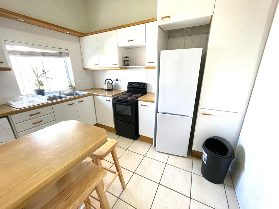 To Let 2 Bedroom Property for Rent in Bantry Bay Western Cape